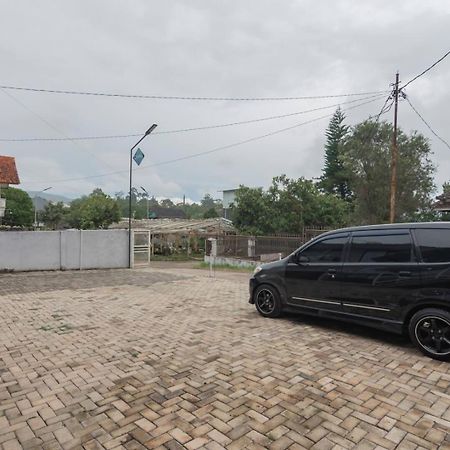 Reddoorz Plus Near Lembang Park & Zoo Екстер'єр фото