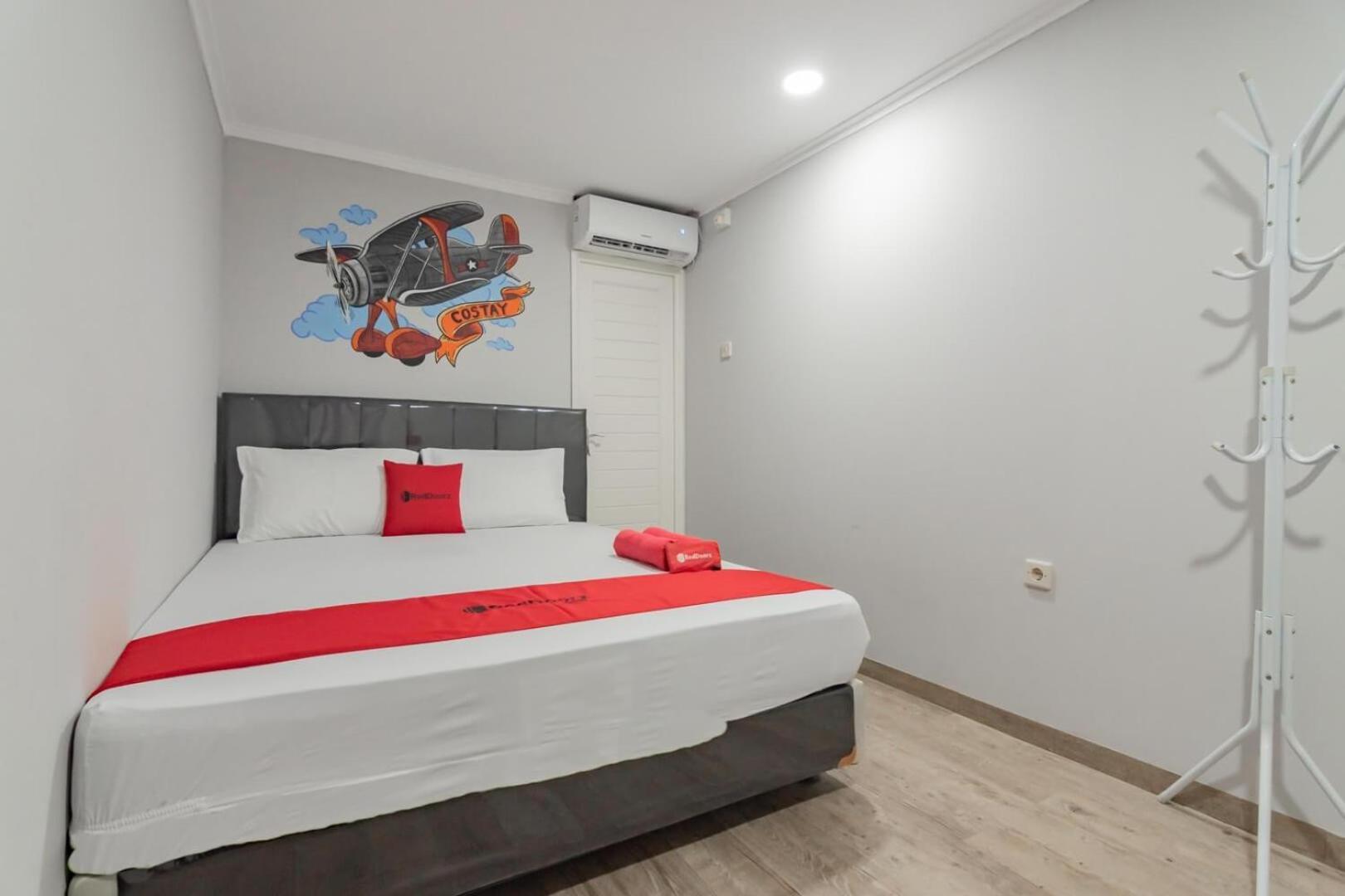 Reddoorz Plus Near Lembang Park & Zoo Екстер'єр фото