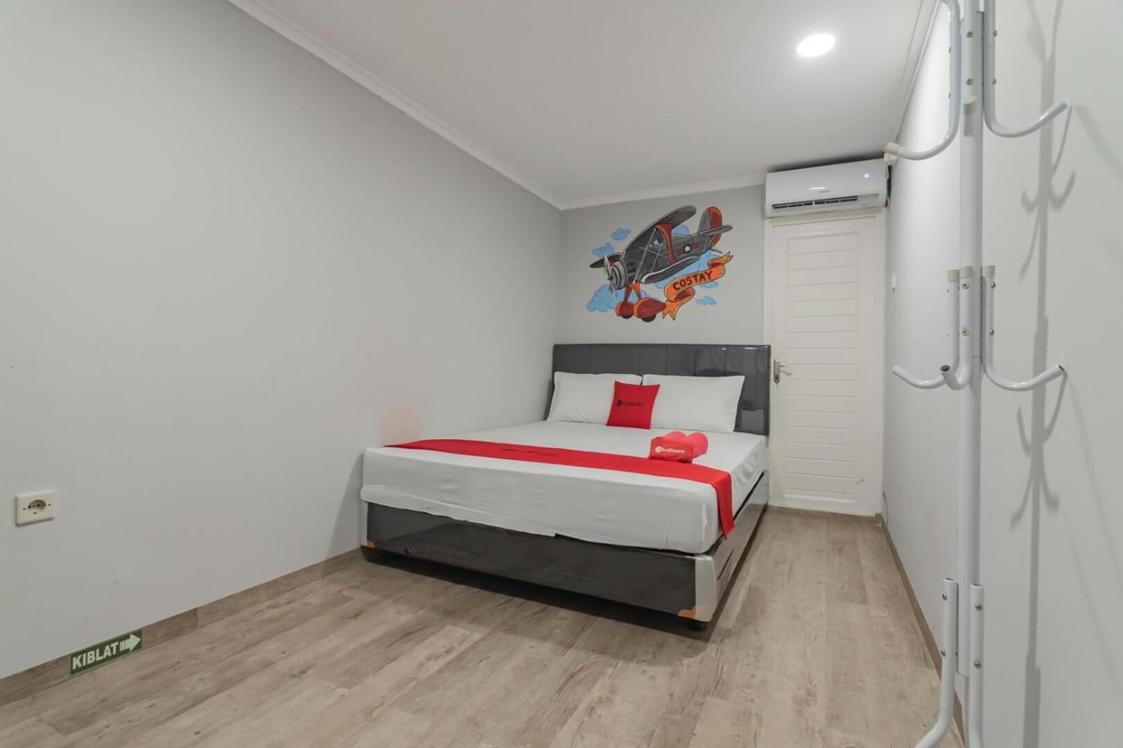 Reddoorz Plus Near Lembang Park & Zoo Екстер'єр фото