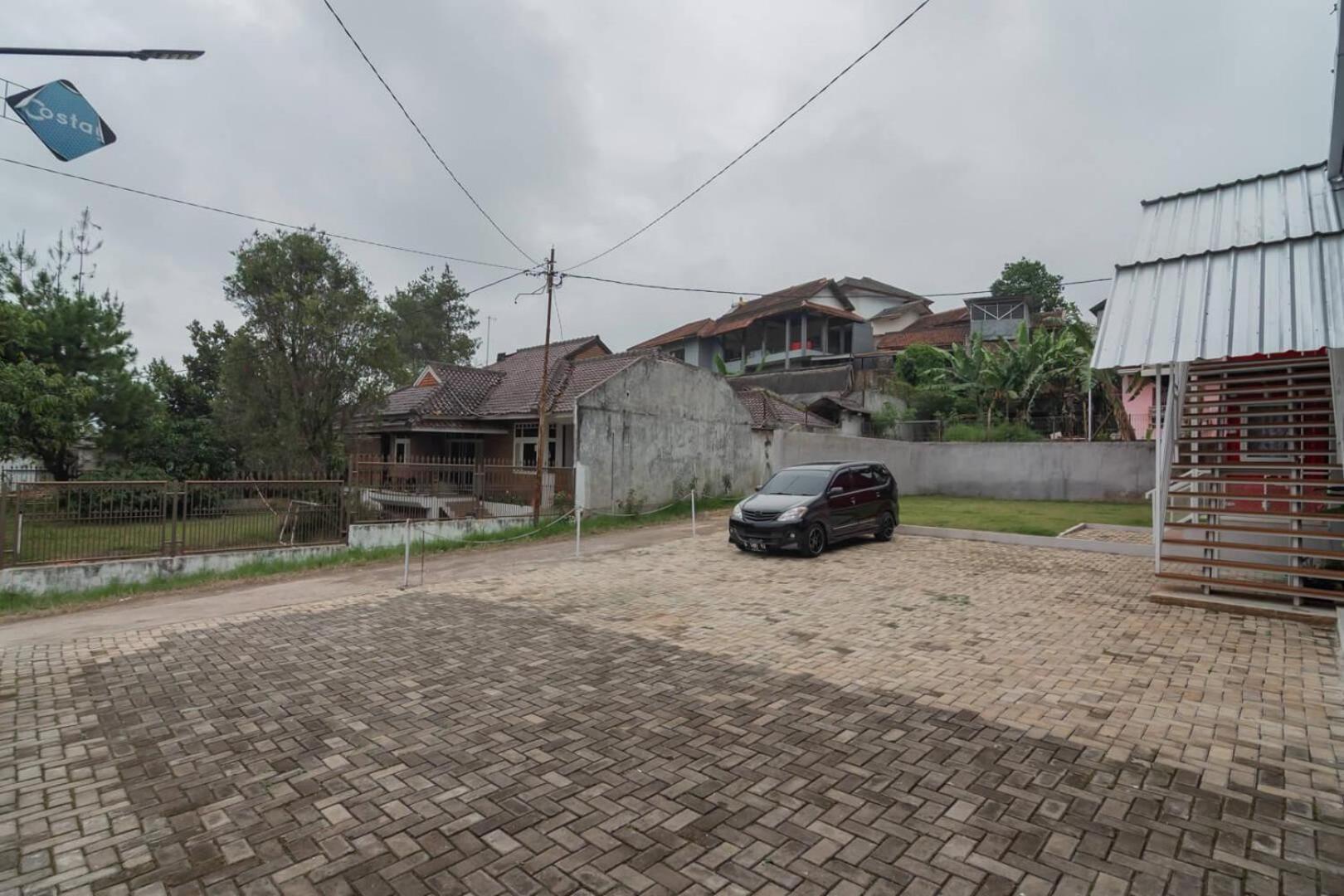 Reddoorz Plus Near Lembang Park & Zoo Екстер'єр фото
